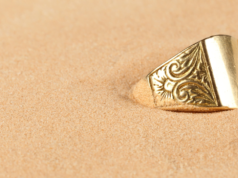 Woman Finds Ring In Sand And Realizes That It’s 100 Years Old