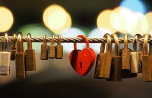 Recognizing and Handling Love Bombing in Your Dating Life